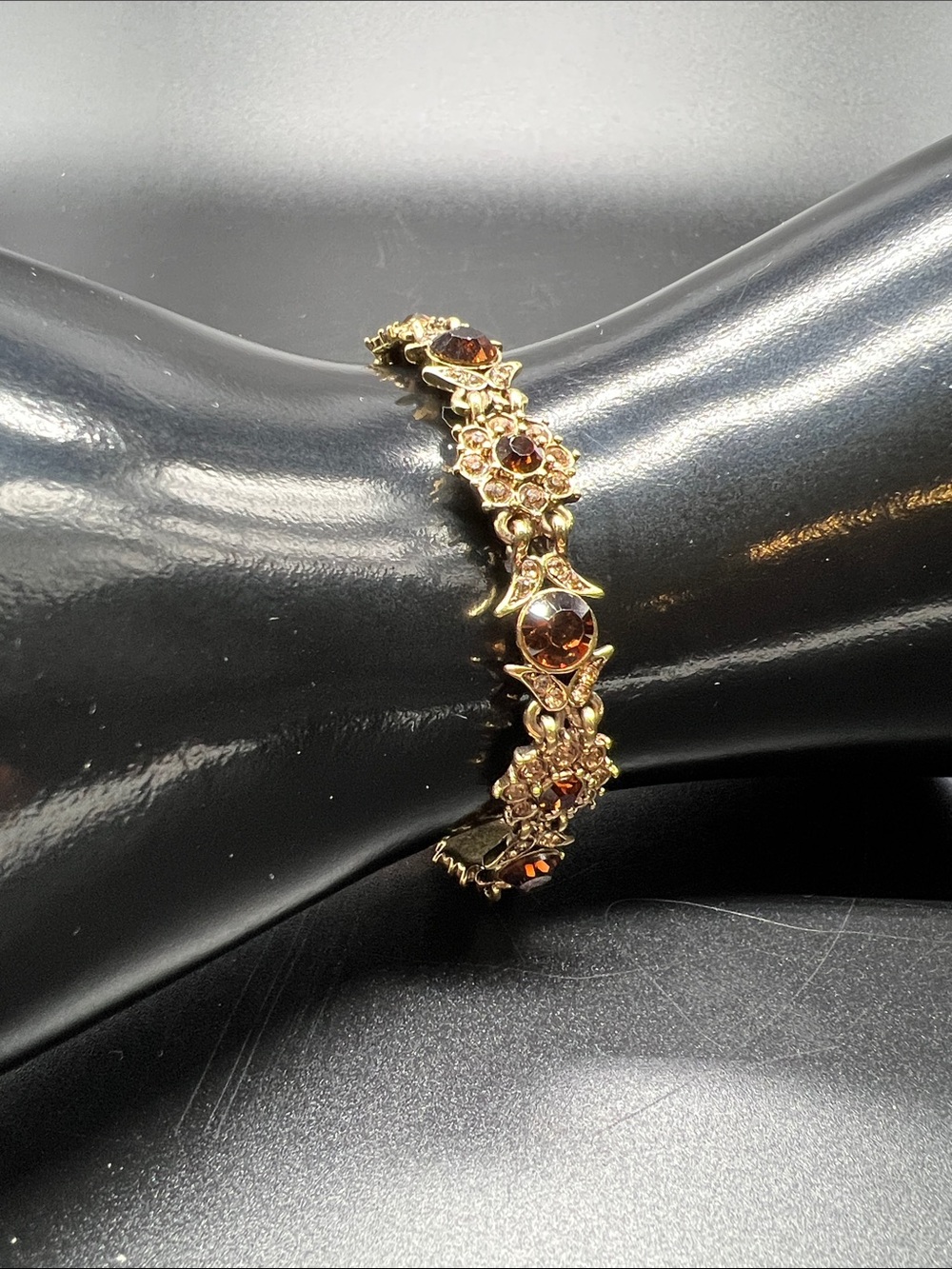 Vintage Monet Amber Topaz Rhinestone Floral Bracelet 7.5” Gold Tone - Picture 2 of 12